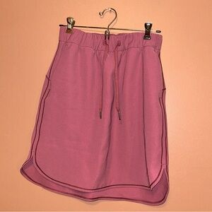 Lululemon On The Fly Skirt SIZE 6 MYMT Rose Medium Rise Travel
